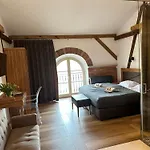Nocleg ze śniadaniem Stary Folwark 3*