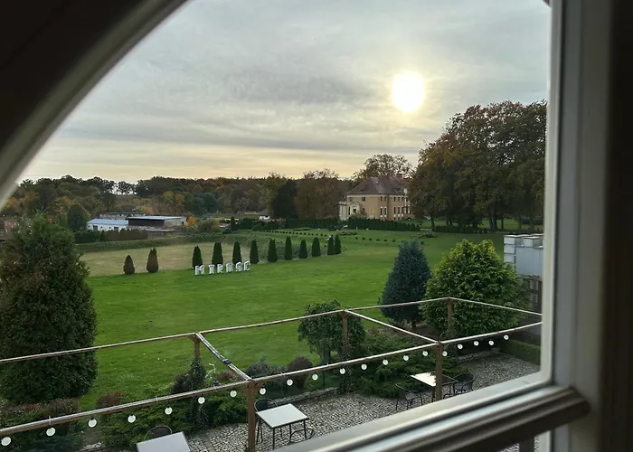 Stary Folwark Nocleg ze śniadaniem 3*